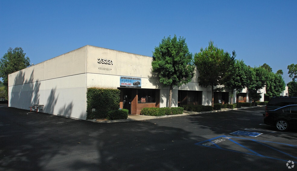 23221 Peralta Dr, Laguna Hills, CA for lease - Building Photo - Image 2 of 12