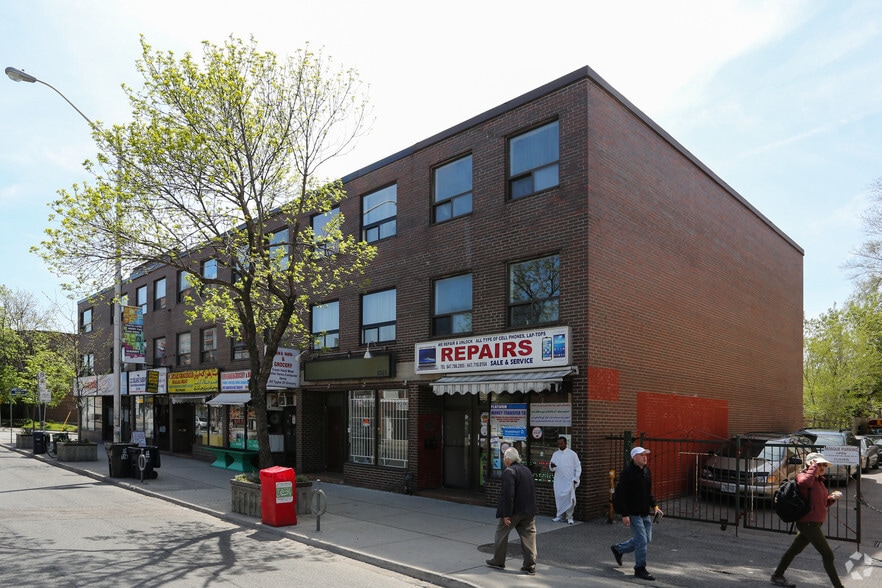 1063-1075 Danforth Ave, Toronto, ON for sale - Primary Photo - Image 1 of 1