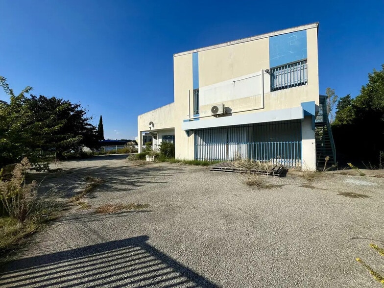 Retail in Arles for sale - Building Photo - Image 2 of 12