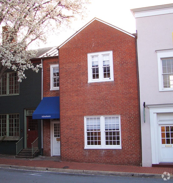 19 Culpeper St, Warrenton, VA 20186