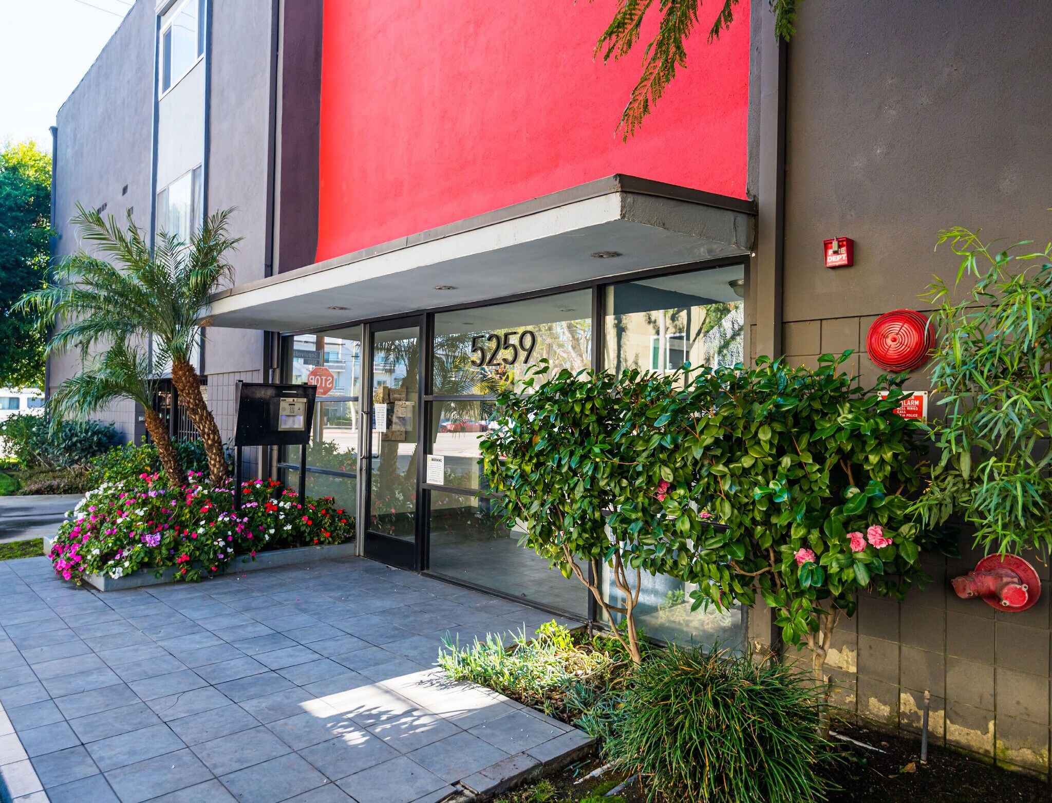 5259 Sepulveda Blvd, Sherman Oaks, CA for sale Building Photo- Image 1 of 1