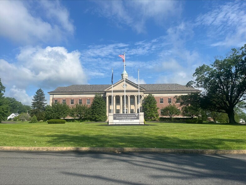 355 Maple Ave, Harleysville, PA for lease - Building Photo - Image 3 of 4