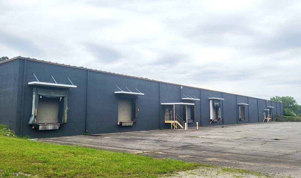 3540 Corporate Dr, Dalton, GA for lease - Building Photo - Image 2 of 19