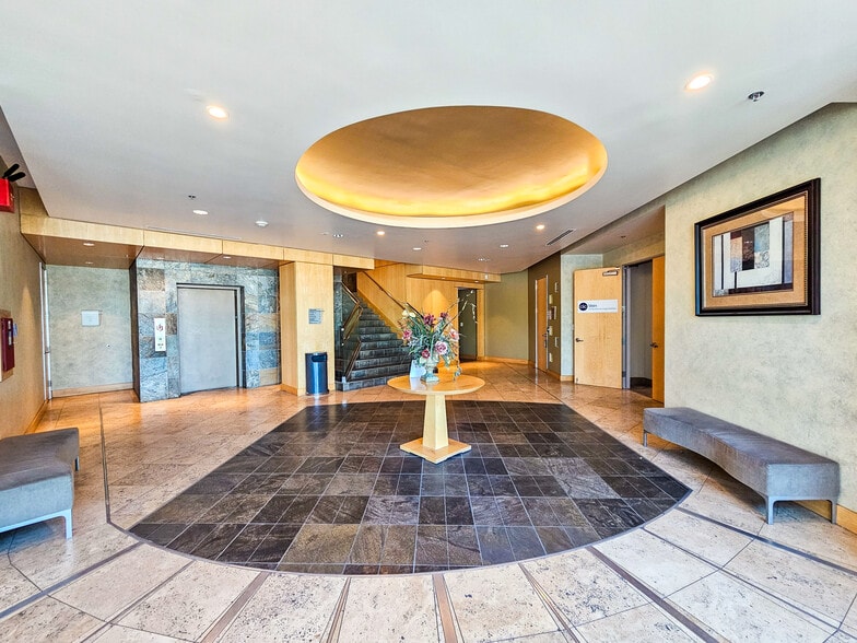 6301 S McClintock Dr, Tempe, AZ for lease - Building Photo - Image 2 of 3