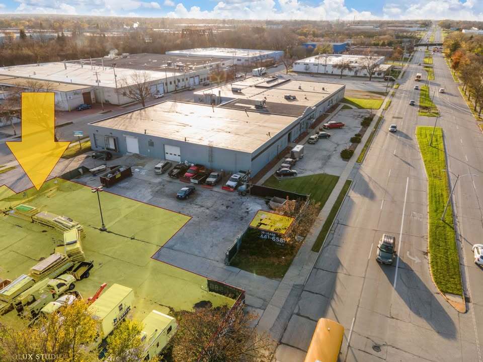 5501 W Mill Rd, Milwaukee, WI for lease Building Photo- Image 1 of 1