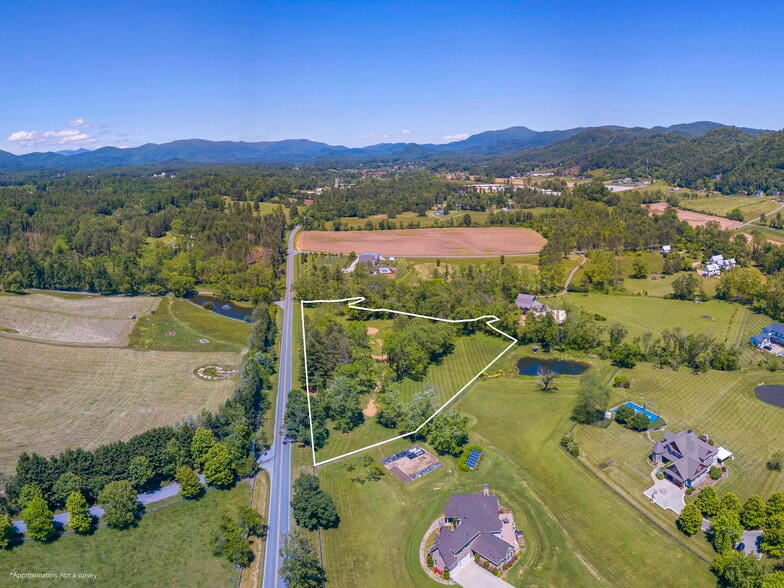 1132 Cane Creek Rd. rd, Fletcher, NC for sale - Primary Photo - Image 1 of 12