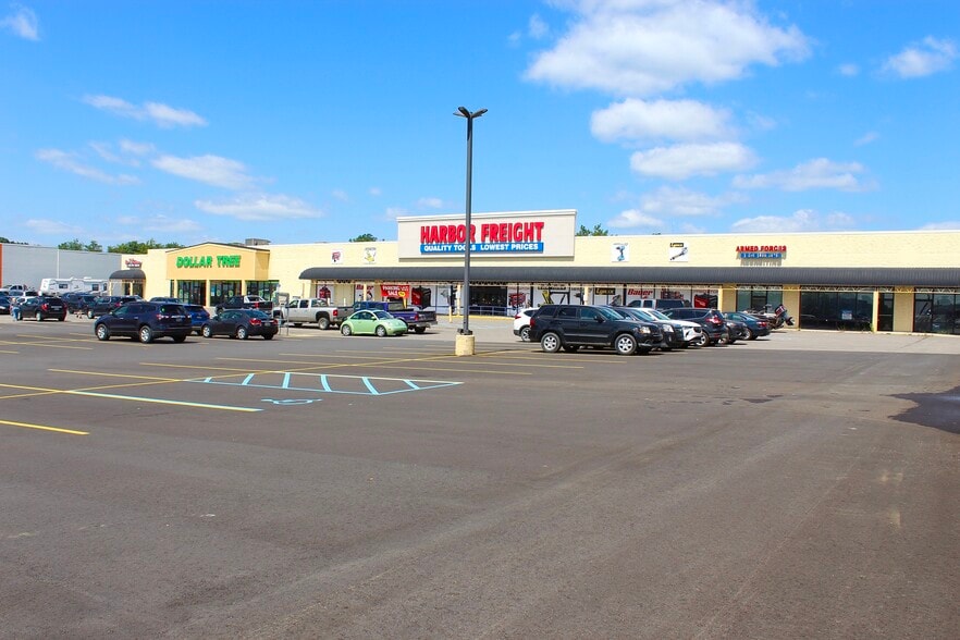 1561-1651 E M-21, Owosso, MI for lease - Building Photo - Image 2 of 15