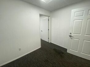 4301 32nd St, Bradenton, FL for lease Interior Photo- Image 2 of 10