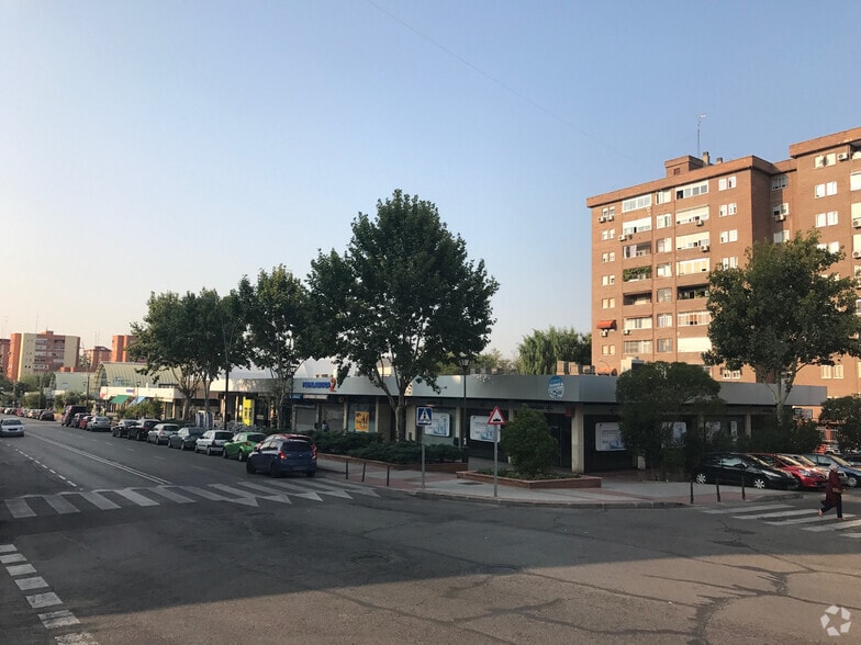 Retail in Fuenlabrada, Madrid for sale - Building Photo - Image 2 of 3