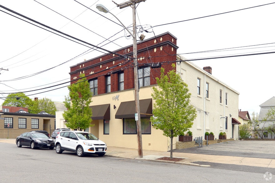 69 Montgomery St, Pawtucket, RI for sale - Building Photo - Image 1 of 19