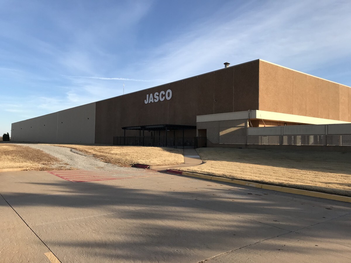 10 E Memorial Rd, Oklahoma City, OK 73114