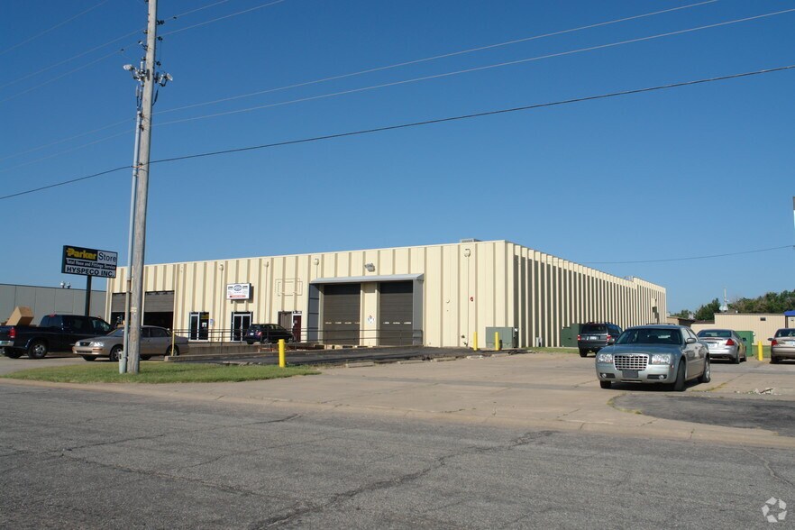 1729 S Sabin St, Wichita, KS for lease - Building Photo - Image 2 of 4