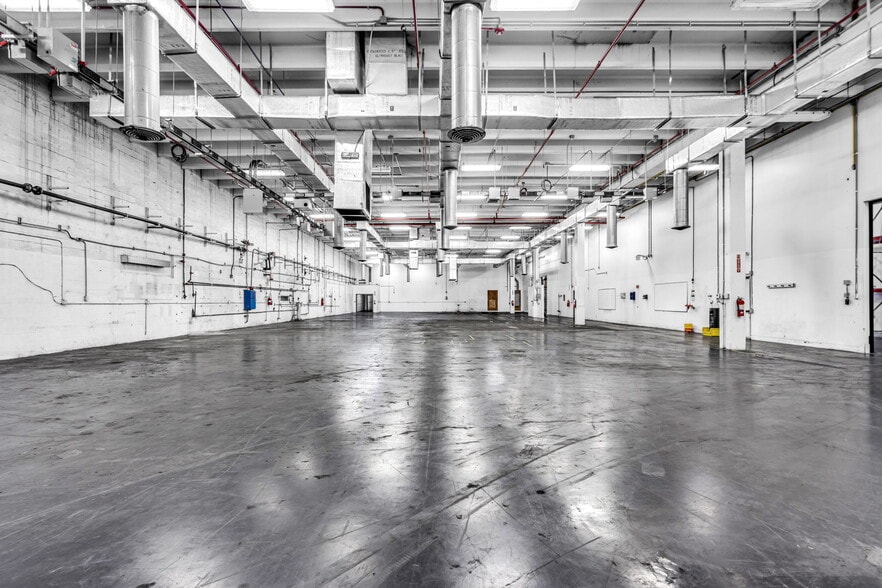 12800 NW 38th Ave, Opa Locka, FL for lease - Building Photo - Image 2 of 31