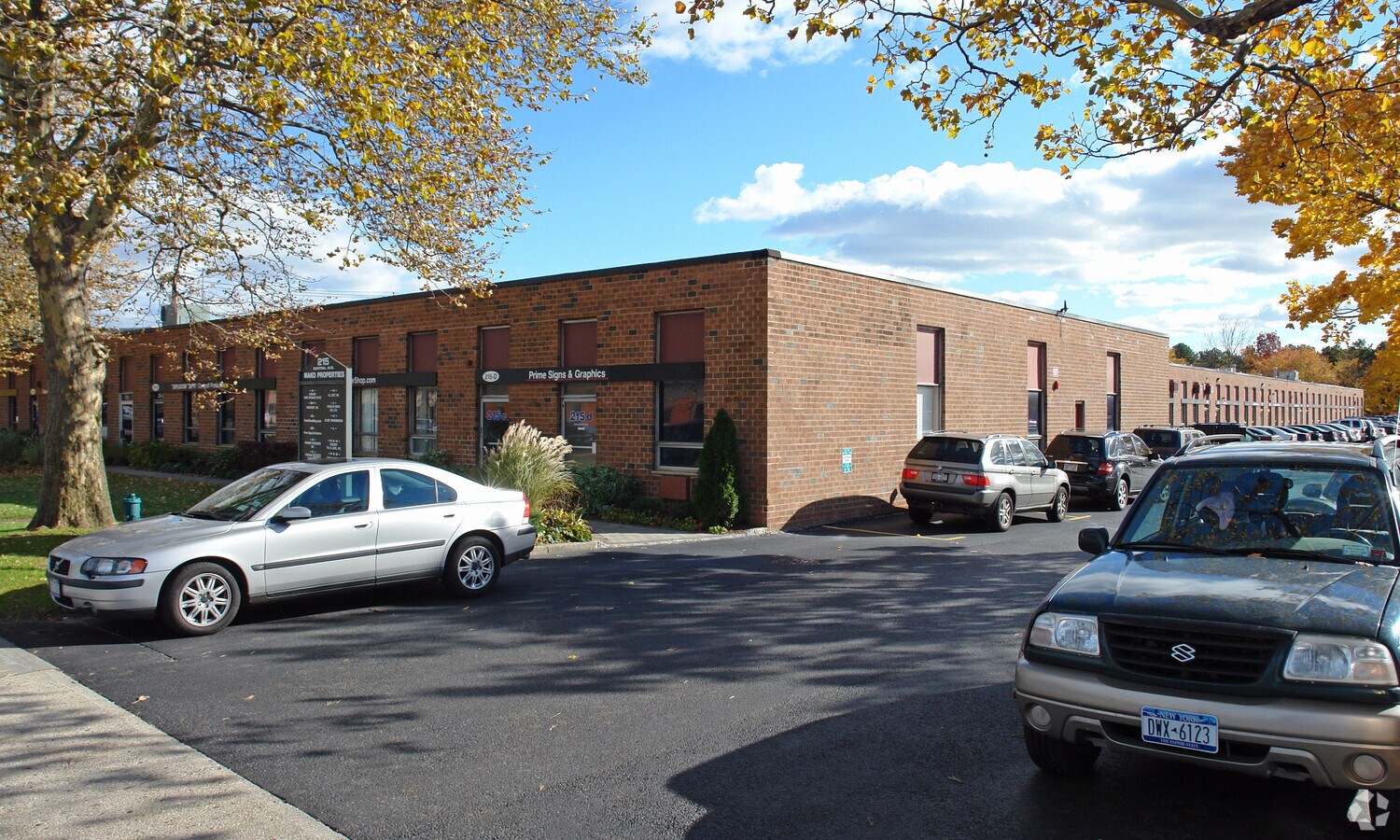 215 Central Ave, Farmingdale, NY 11735