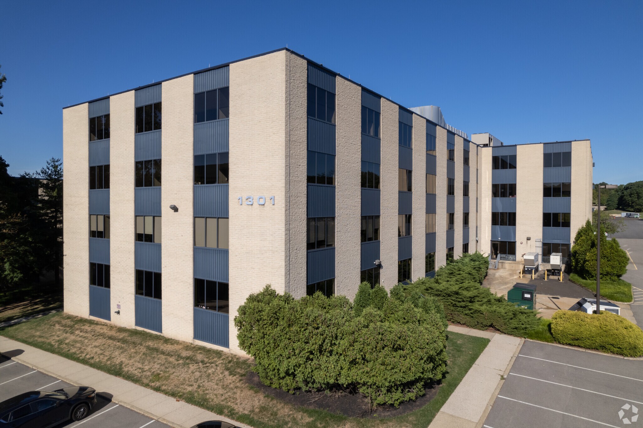 1301 Virginia Dr, Fort Washington, PA 19034 Maplewood 2