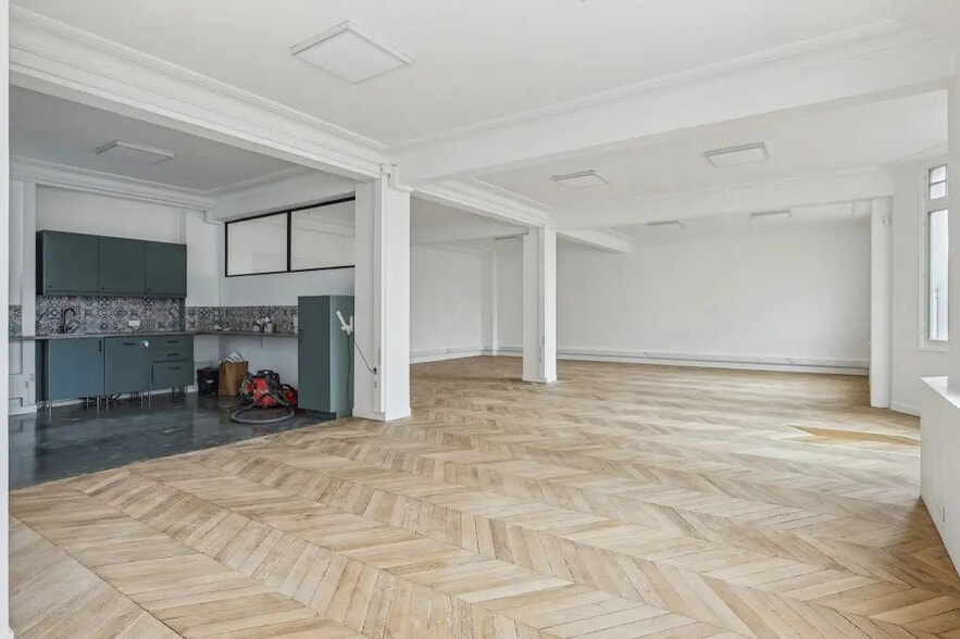 1-3 Rue De Metz, Paris for lease - Interior Photo - Image 3 of 15