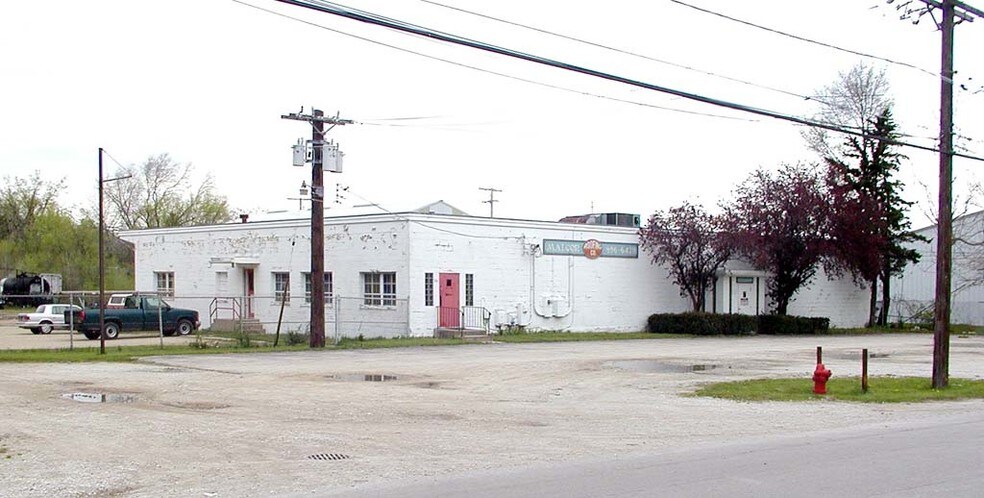 849 Sard Ave, Aurora, IL for sale - Primary Photo - Image 1 of 1