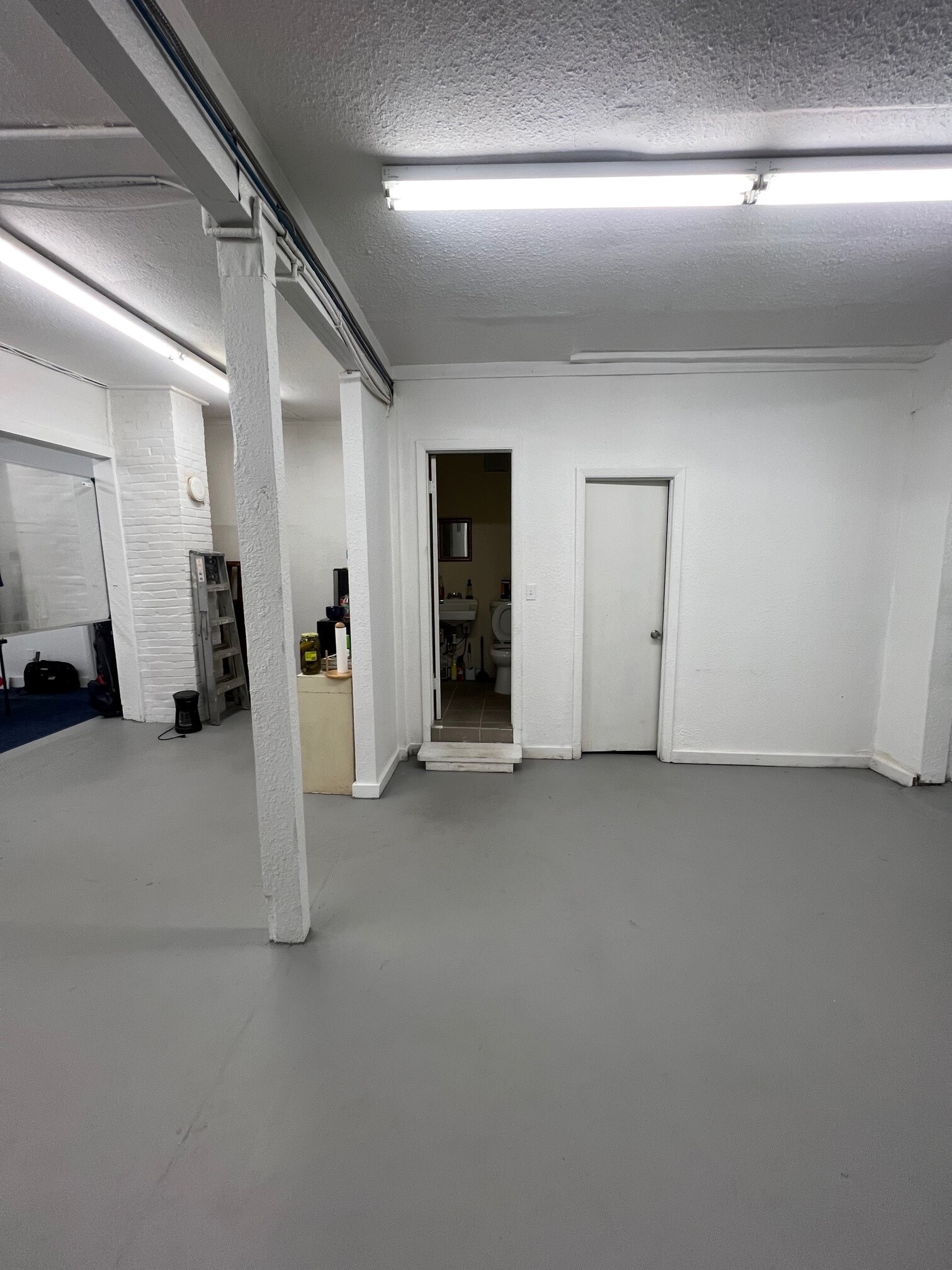 412 S E St, Pensacola, FL for lease Interior Photo- Image 1 of 8