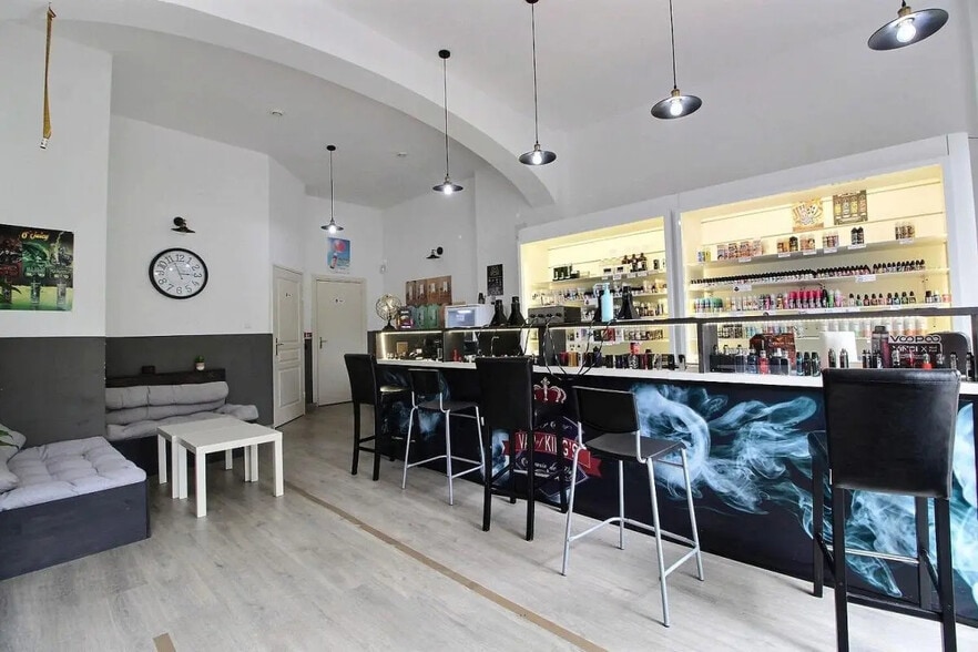 Retail in Blies-Guersviller for lease - Interior Photo - Image 2 of 4