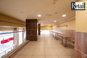 Retail in Madrid, Madrid for lease Interior Photo- Image 2 of 3