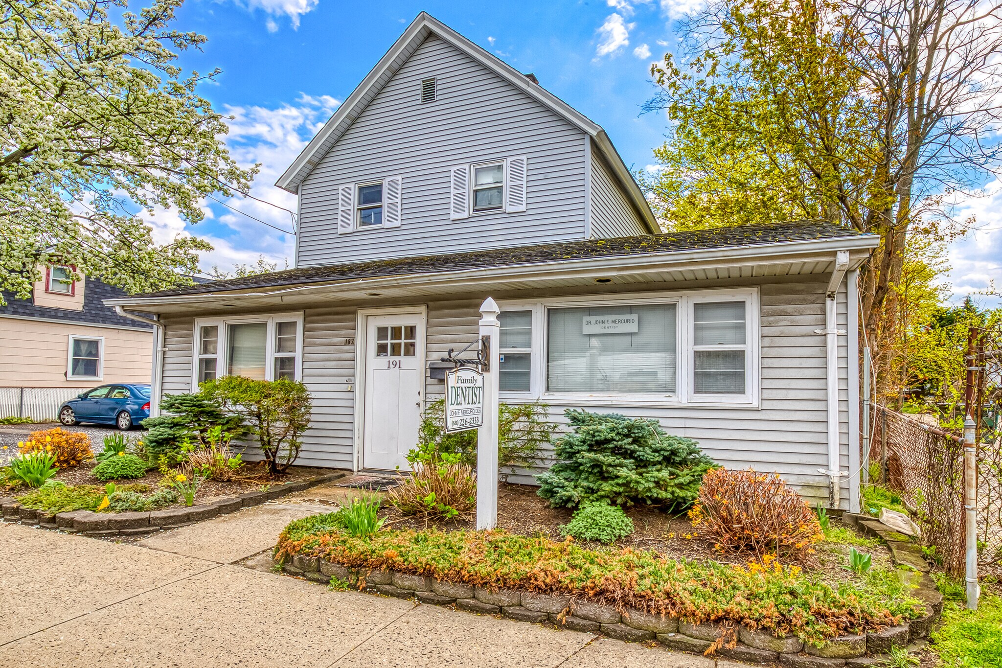 191 W Hoffman Ave, Lindenhurst, NY for sale Primary Photo- Image 1 of 1