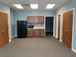 3219-3223 E Tremont Ave, Bronx, NY for lease Building Photo- Image 2 of 3