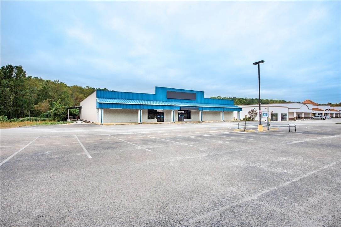 970 E Church St, Jasper, GA 30143