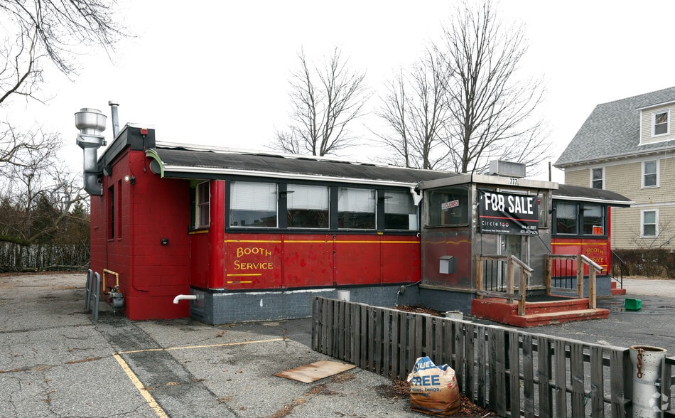 777 Elmwood Ave, Providence, RI for sale - Primary Photo - Image 1 of 1