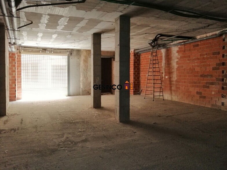 Retail in València for sale - Building Photo - Image 1 of 2