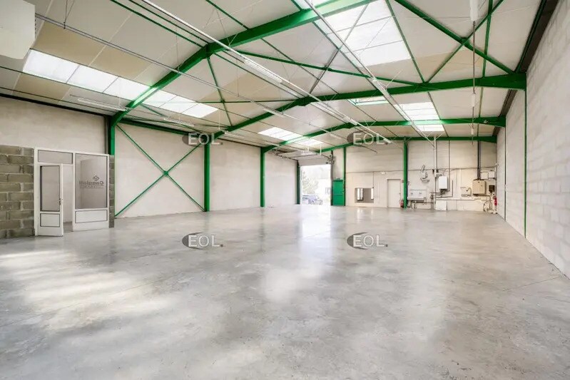 Industrial in Saint-Genis-Laval for lease - Interior Photo - Image 2 of 11