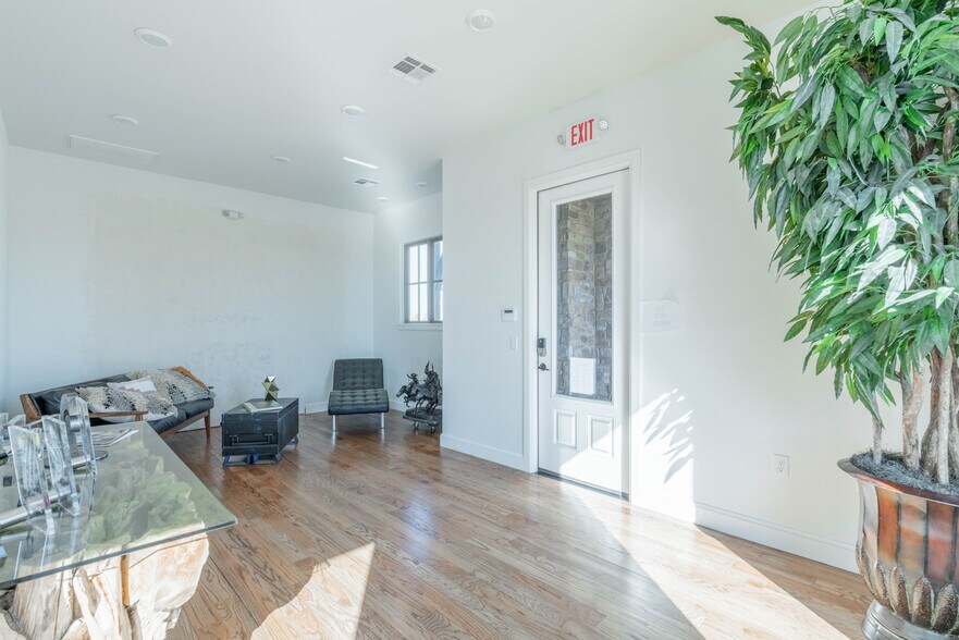 2901 Fairfax Dr, Edmond, OK 73034 Office for Sale