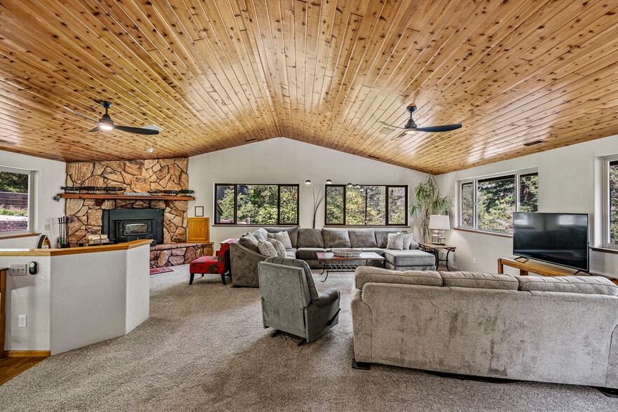 11744 Galice Rd, Merlin, OR for sale - Building Photo - Image 1 of 74