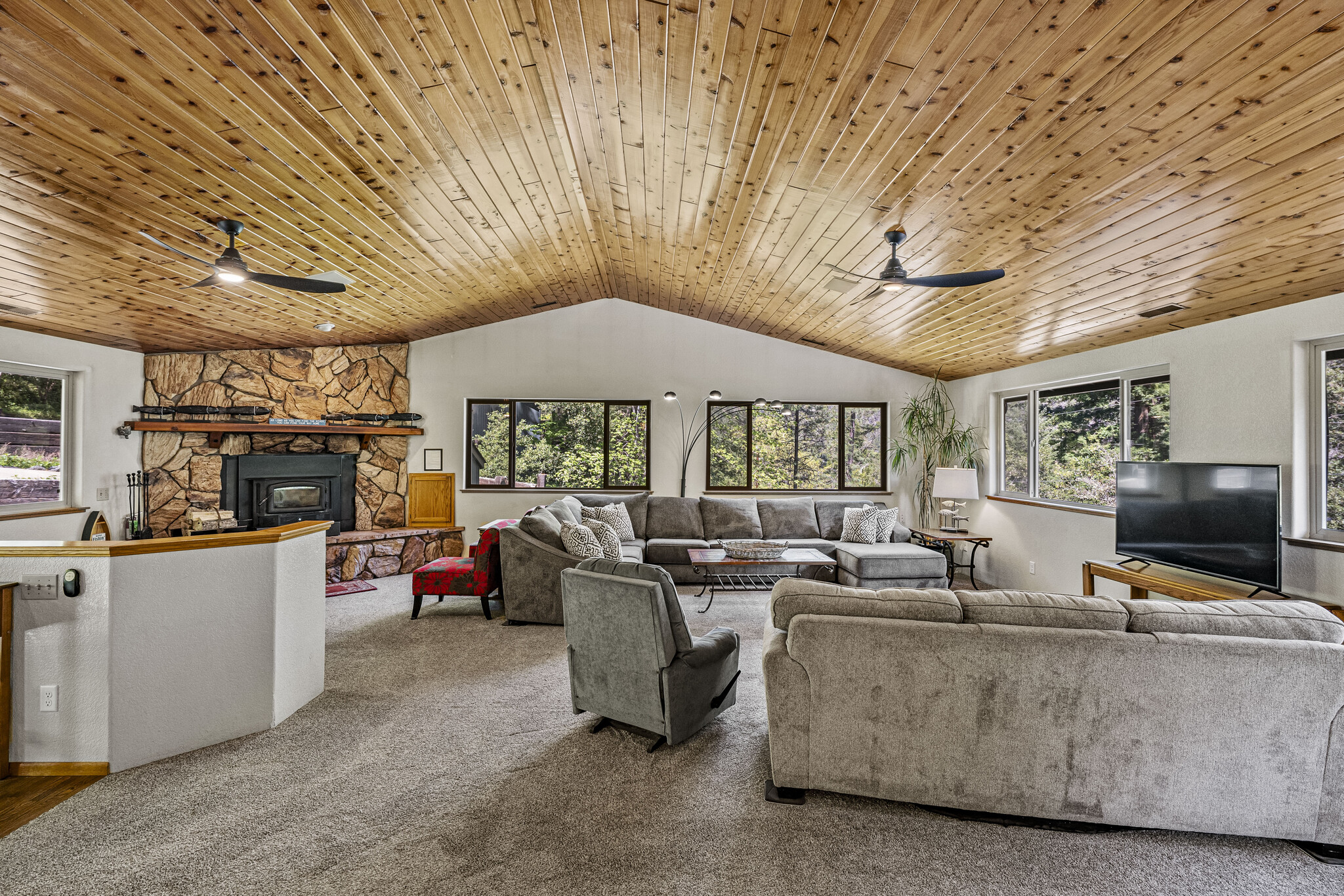 11744 Galice Rd, Merlin, OR for sale Building Photo- Image 1 of 75