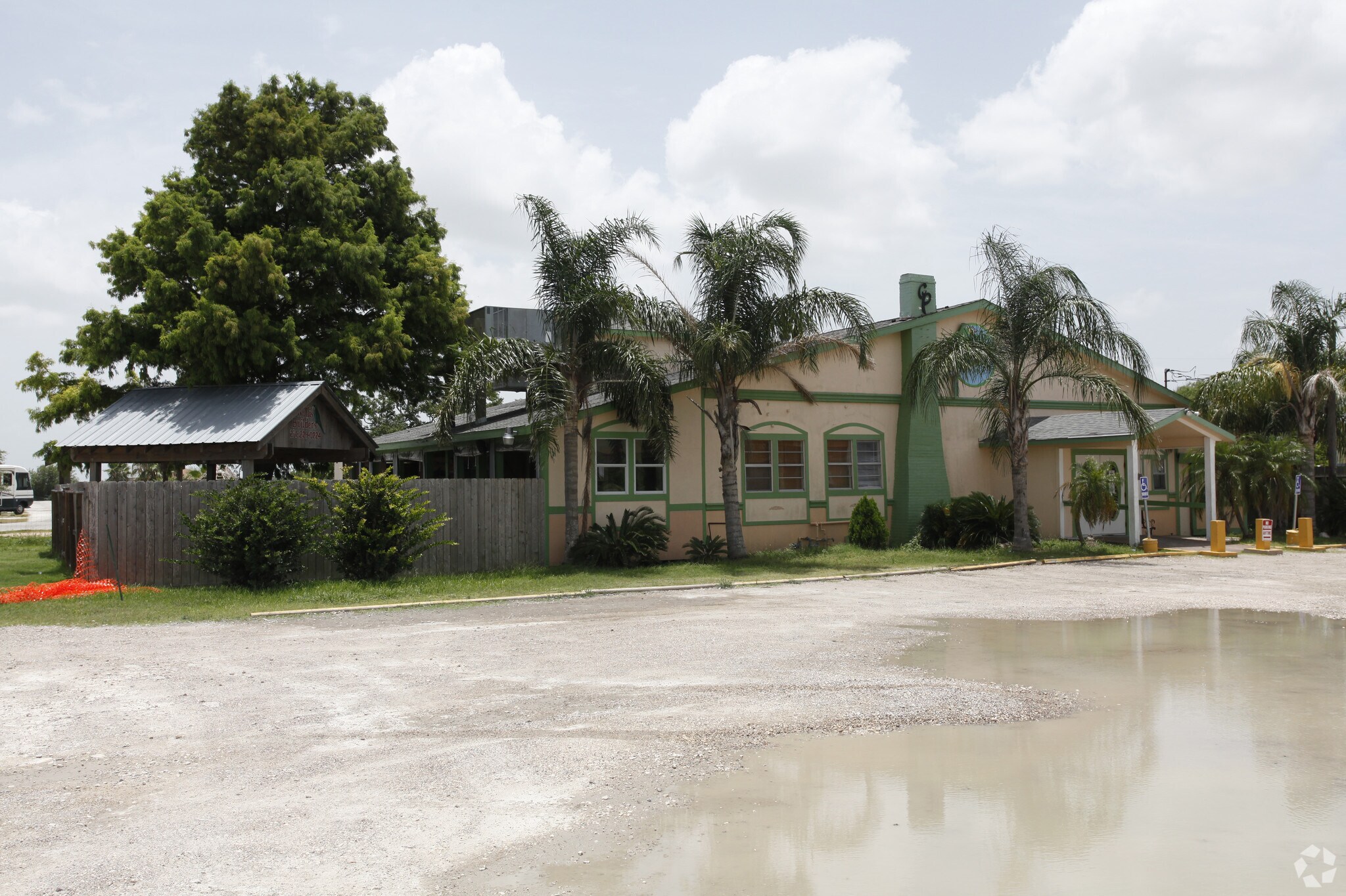 2233-2333 E Bayshore Dr, San Leon, TX for sale Primary Photo- Image 1 of 1