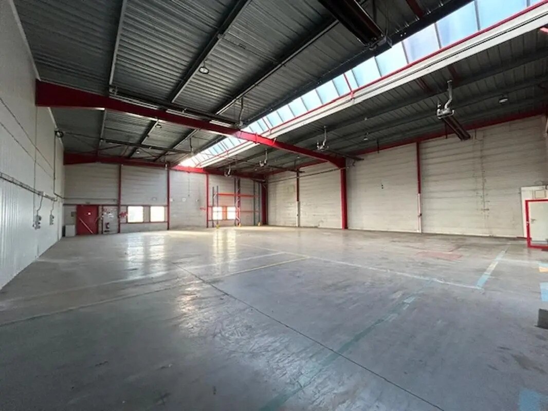 Flex in Petite-Forêt for lease Interior Photo- Image 1 of 11