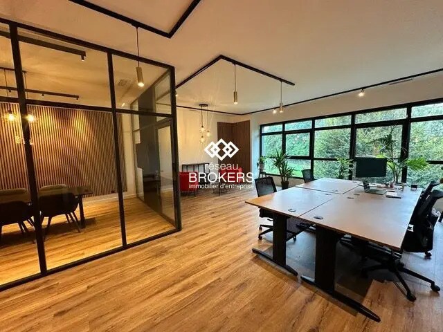 Office in Montbonnot-Saint-Martin for lease - Interior Photo - Image 2 of 11