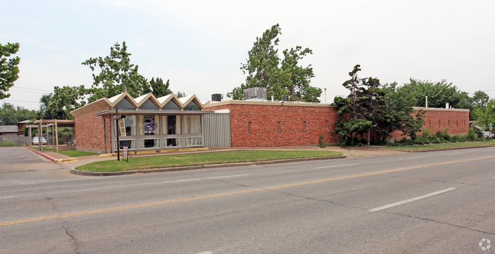 1930 NW Ferris Ave, Lawton, OK for lease - Building Photo - Image 3 of 12