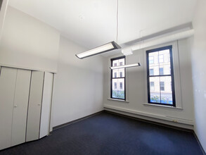 432 N Clark St, Chicago, IL for lease Interior Photo- Image 2 of 8