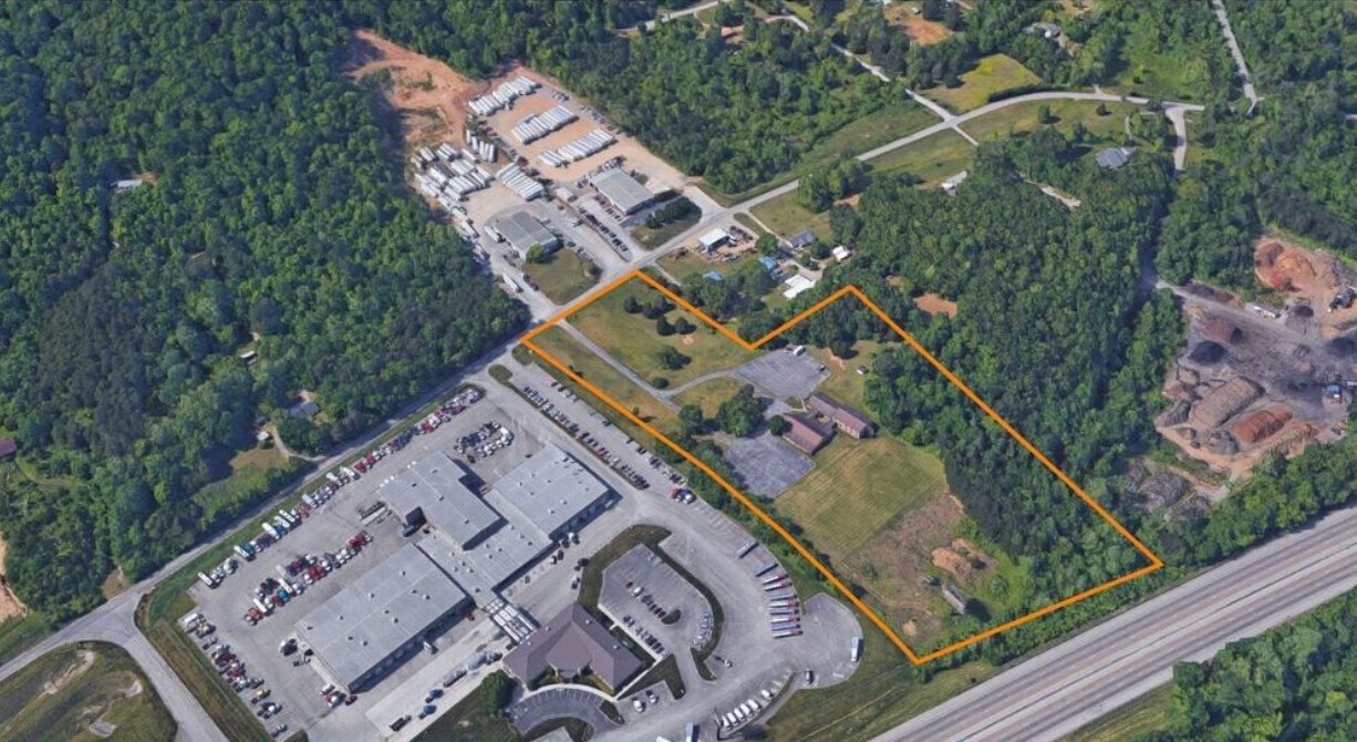 1313 Everett Rd, Knoxville, TN 37932