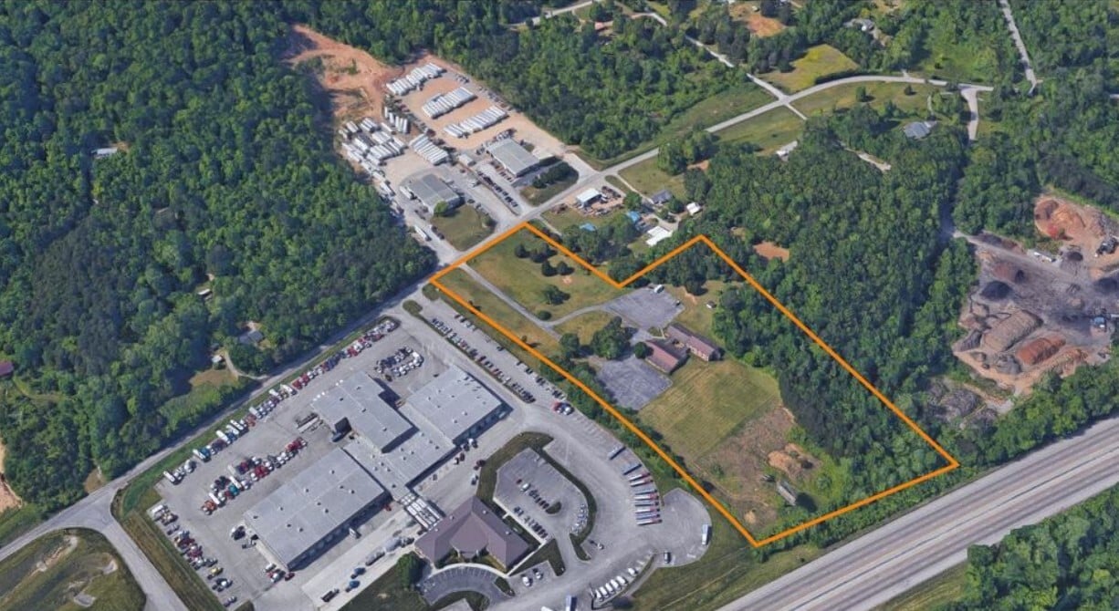 1313 Everett Rd, Knoxville, TN 37932