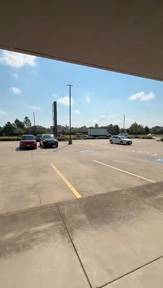 24525 Gosling Rd, Spring, TX for lease - Commercial Listing Video - Image 2 of 12