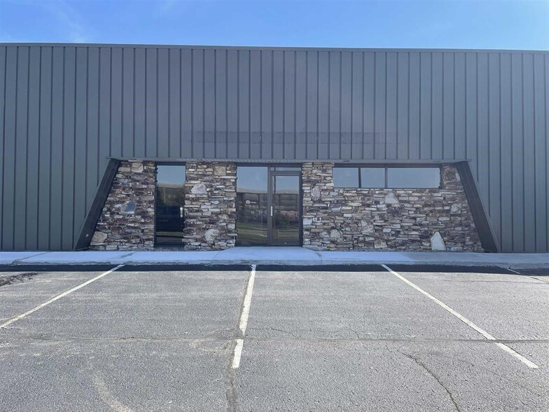 3525 Patch St, Stevens Point, WI for lease - Building Photo - Image 1 of 7