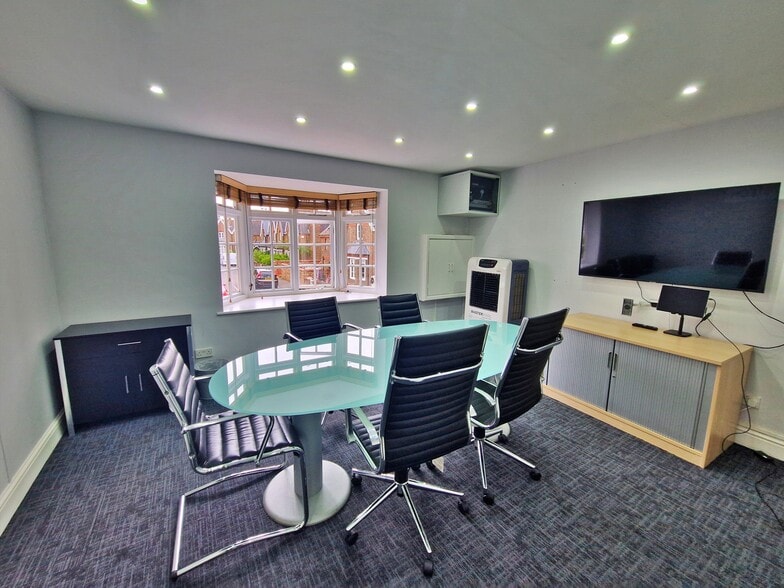 41-43 Church Rd, London for lease - Building Photo - Image 2 of 5