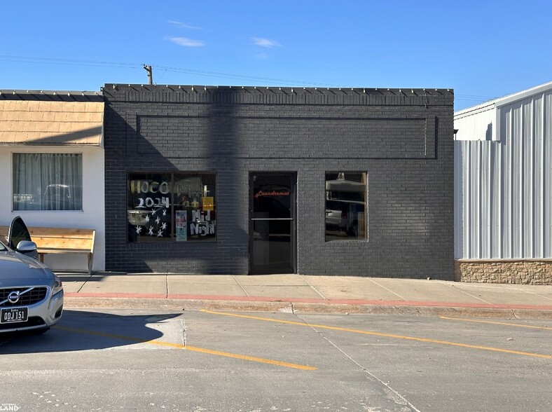 105 Main St, Louisville, NE for sale - Building Photo - Image 1 of 6