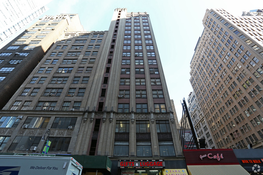 580 Eighth Ave, New York, NY for lease - Building Photo - Image 3 of 19