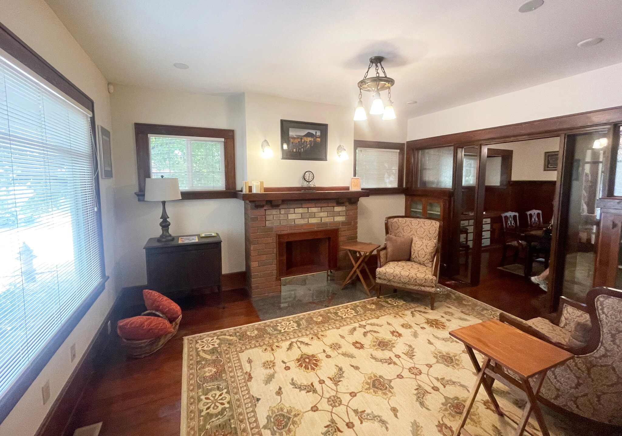 1396 Charnelton St, Eugene, OR for sale Interior Photo- Image 1 of 11