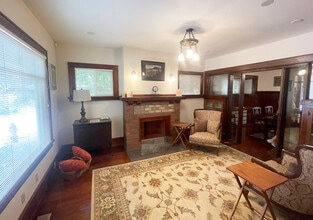 1396 Charnelton St, Eugene, OR for sale Interior Photo- Image 1 of 11