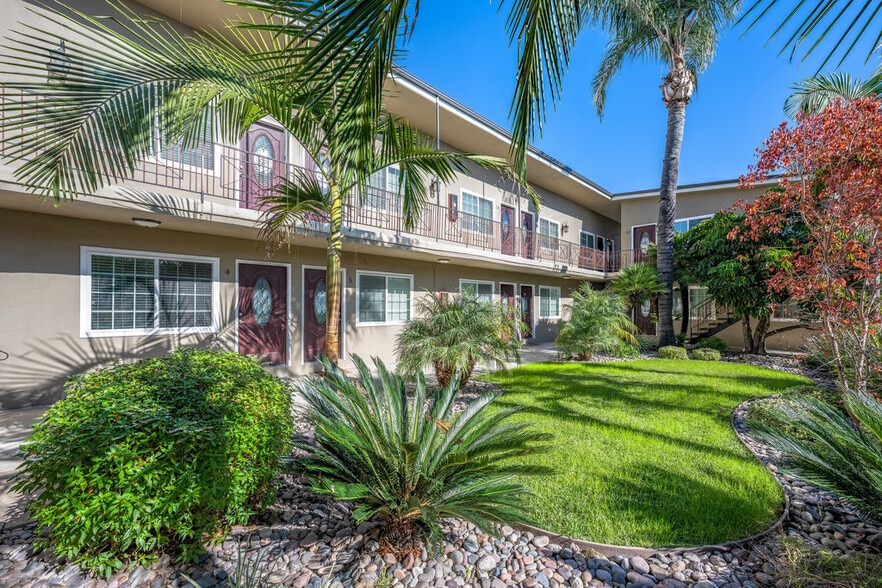 276 S Sierra Madre Blvd, Pasadena, CA for sale - Building Photo - Image 2 of 14