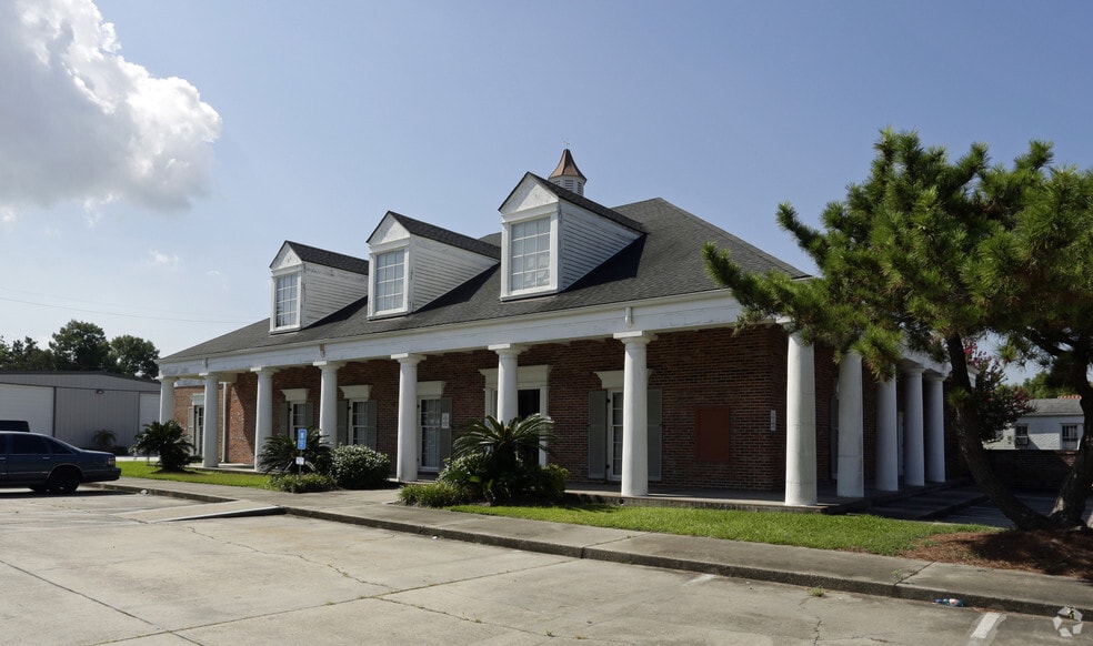 22 Apple St, Norco, LA 70079