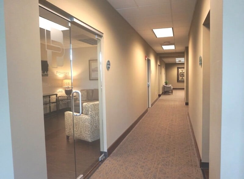 131 Plantation Ridge Dr, Mooresville, NC for lease - Interior Photo - Image 2 of 9